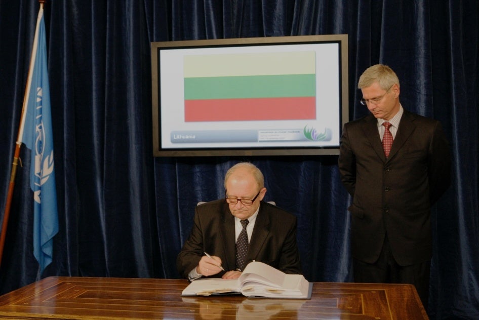 Lithuania’s representative signing the Convention on Cluster Munitions in Oslo, Norway on December 3, 2008.